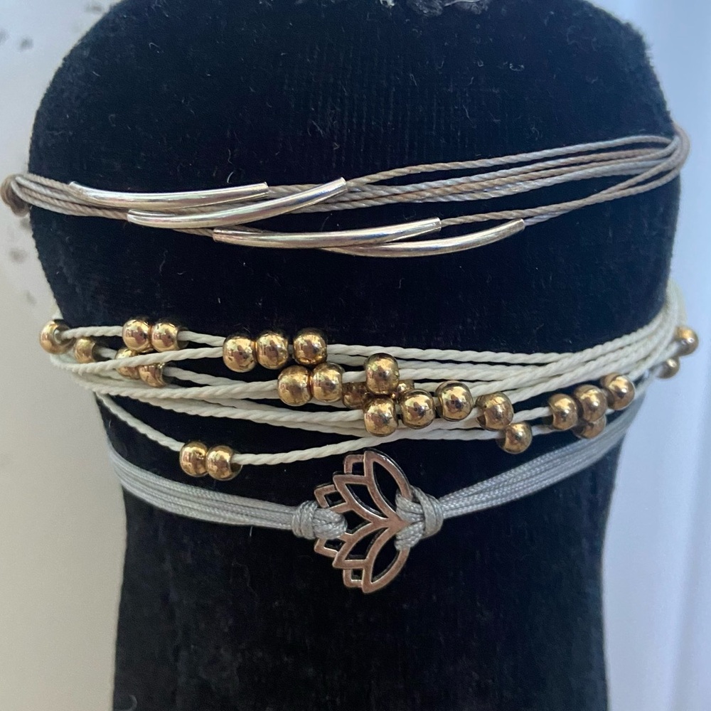 - Set of 3 String Bracelet Cream Pura Vida